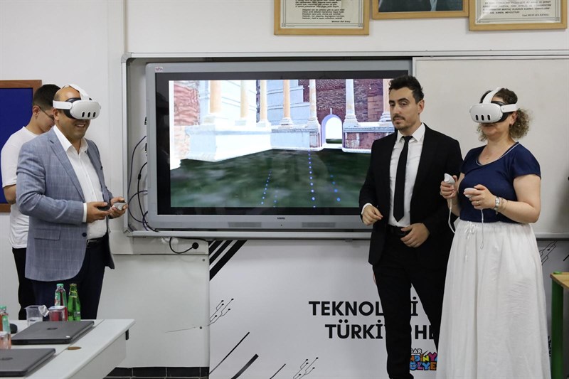 TARİH VE TEKNOLOJİ AKHİSAR'DA BULUŞTU: 