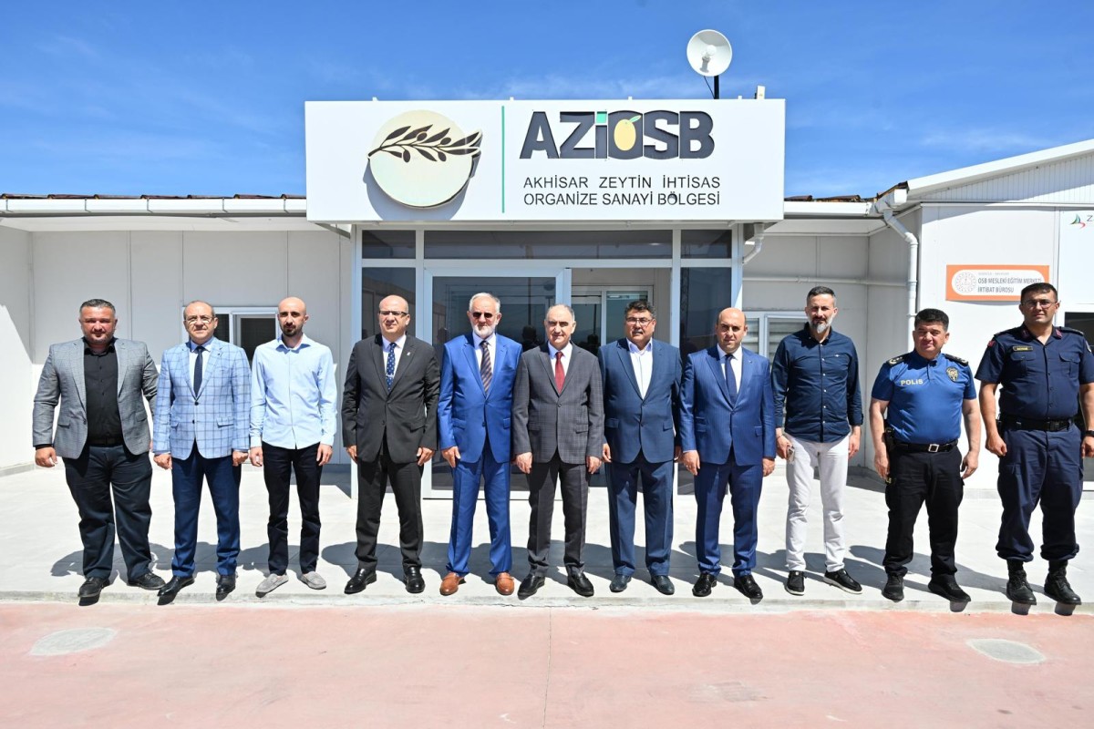 Manisa Valimiz Sayın Vahdettin ÖZKAN, Kaymakamımız Sayın Mustafa CAN İle Birlikte Akhisar Zeytin İhtisas Organize Sanayi Bölgesini Ziyaret Etti.
