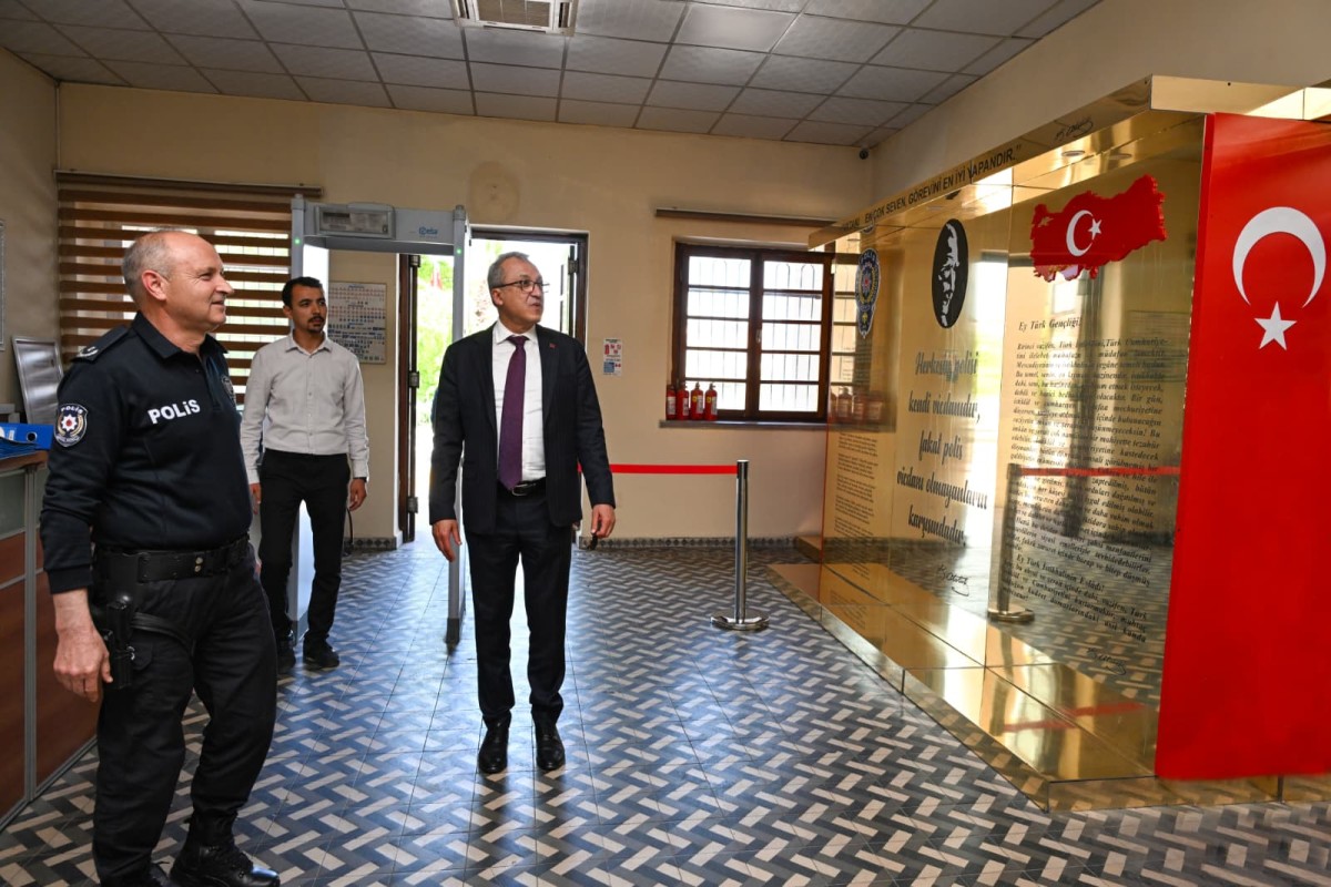 İl Emniyet Müdürümüz Sn. Adnan KARAYEL, Kırkağaç İlçe Emniyet Müdürlüğümüzü ziyaret etti.